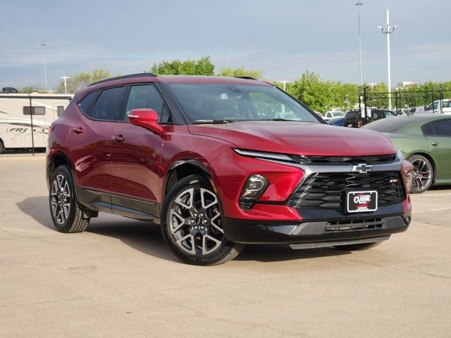 Used 2025 Chevrolet Blazer RS image 3