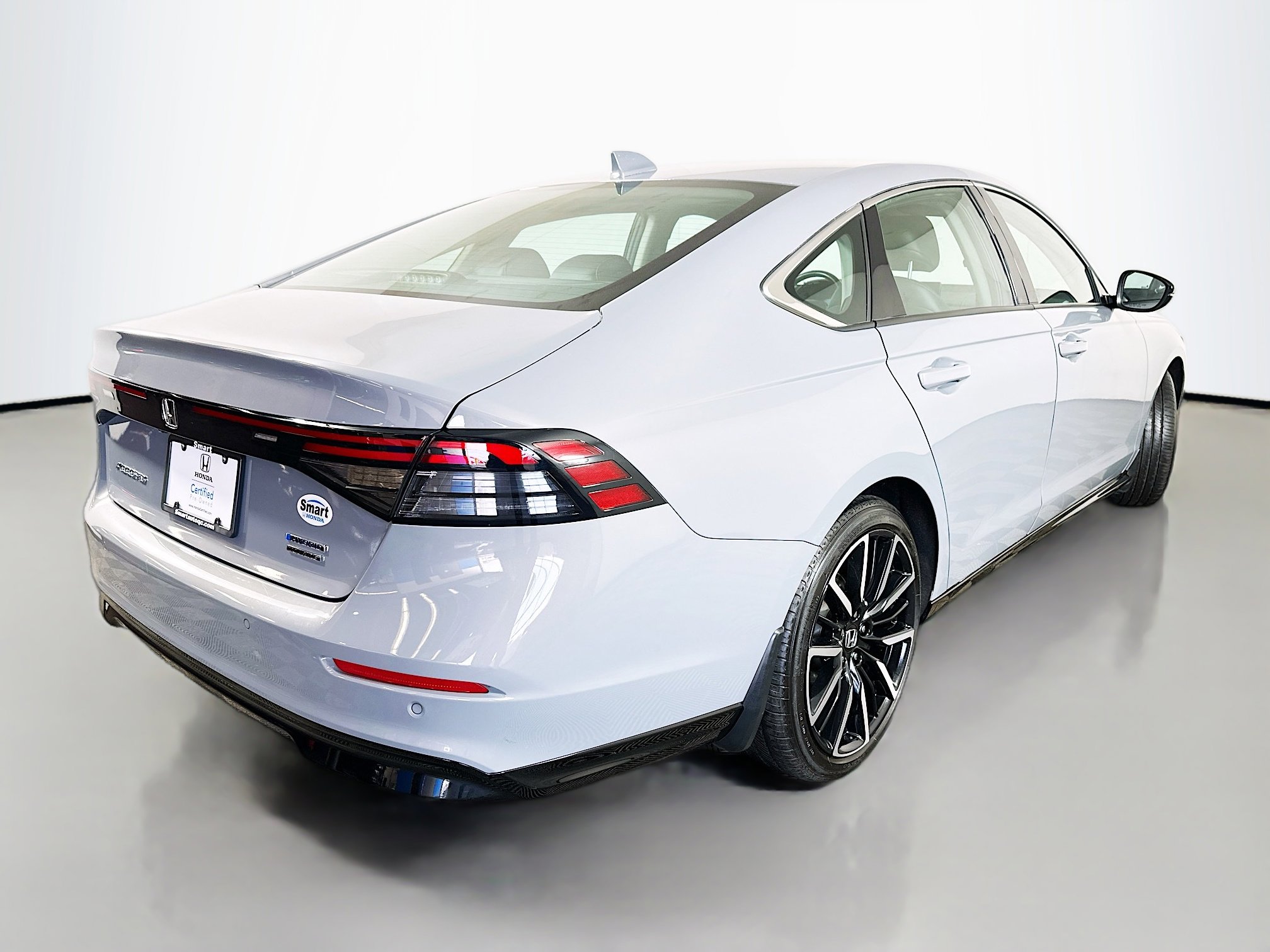 Used 2024 Honda Accord Touring image 7