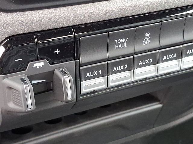 Used 2024 RAM 2500 Tradesman w/ Chrome Appearance Group AWD/4WD image 17