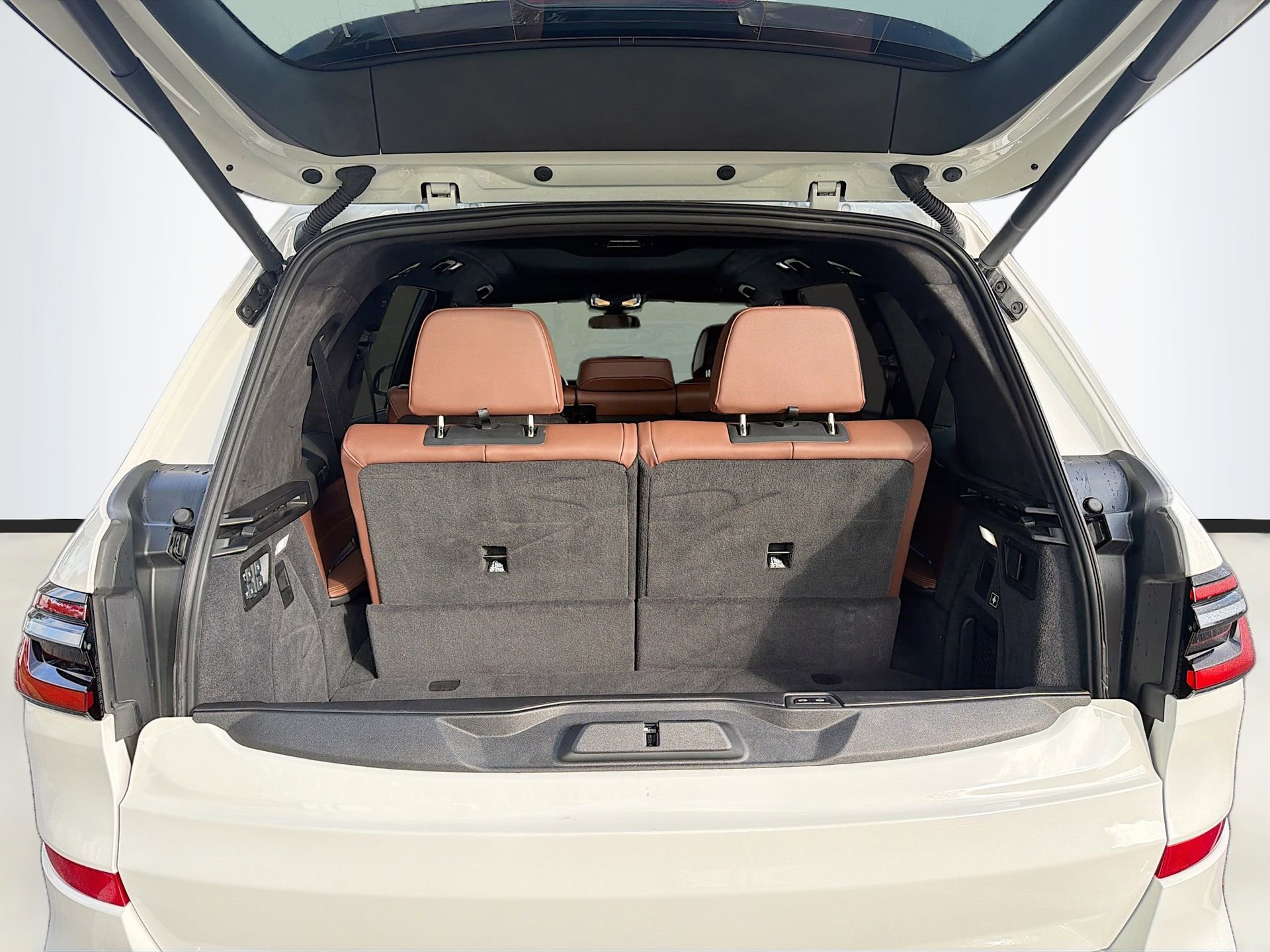 Certified 2026 BMW X7 M60i image 11