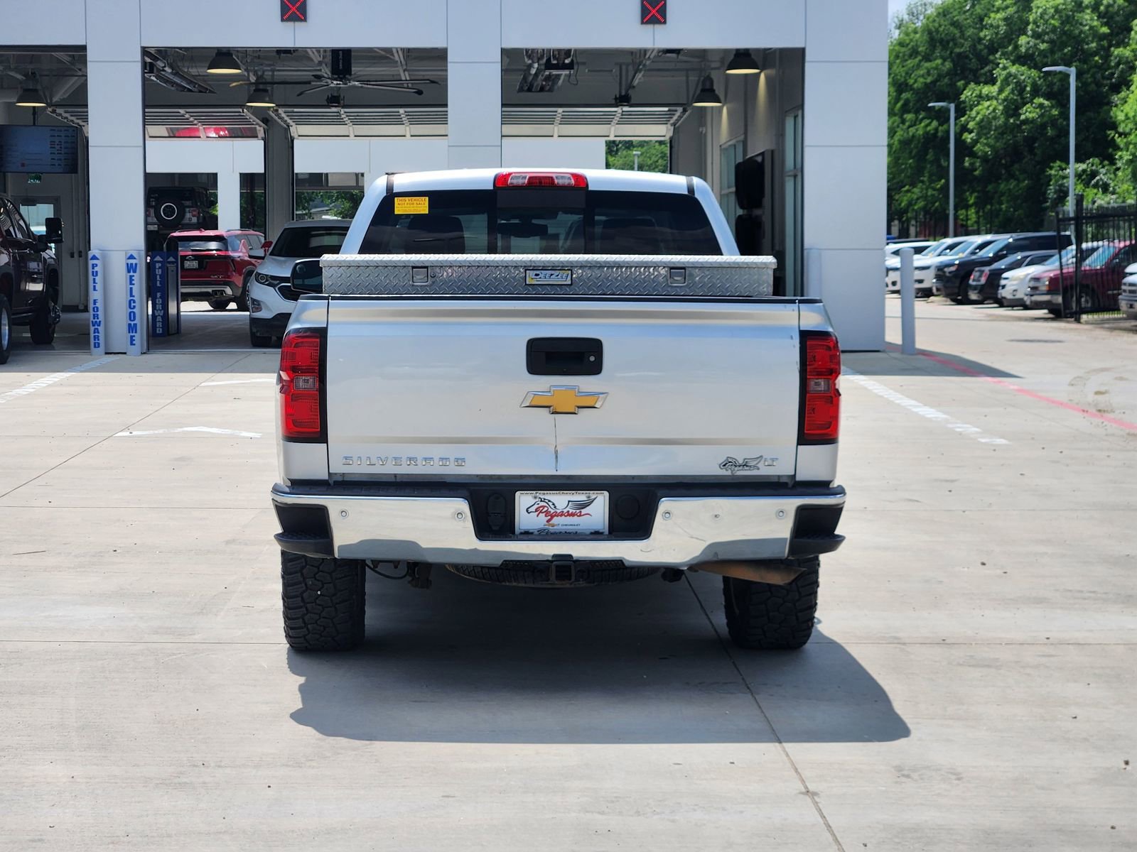 Used 2018 Chevrolet Silverado 1500 LT w/ Texas Edition RWD image 8