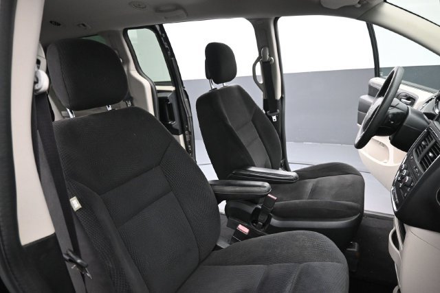 Used 2014 Dodge Grand Caravan SXT FWD image 27