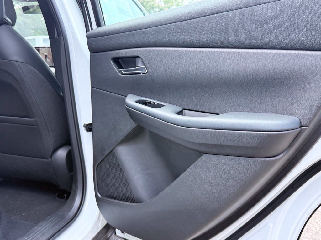 New 2026 Nissan Leaf Platinum+ w/ Cargo Package (Platinum+) FWD image 26