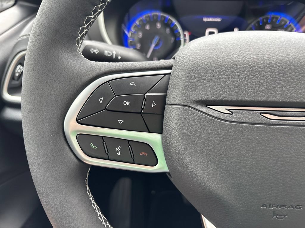 New 2027 Chrysler Pacifica Select FWD image 58