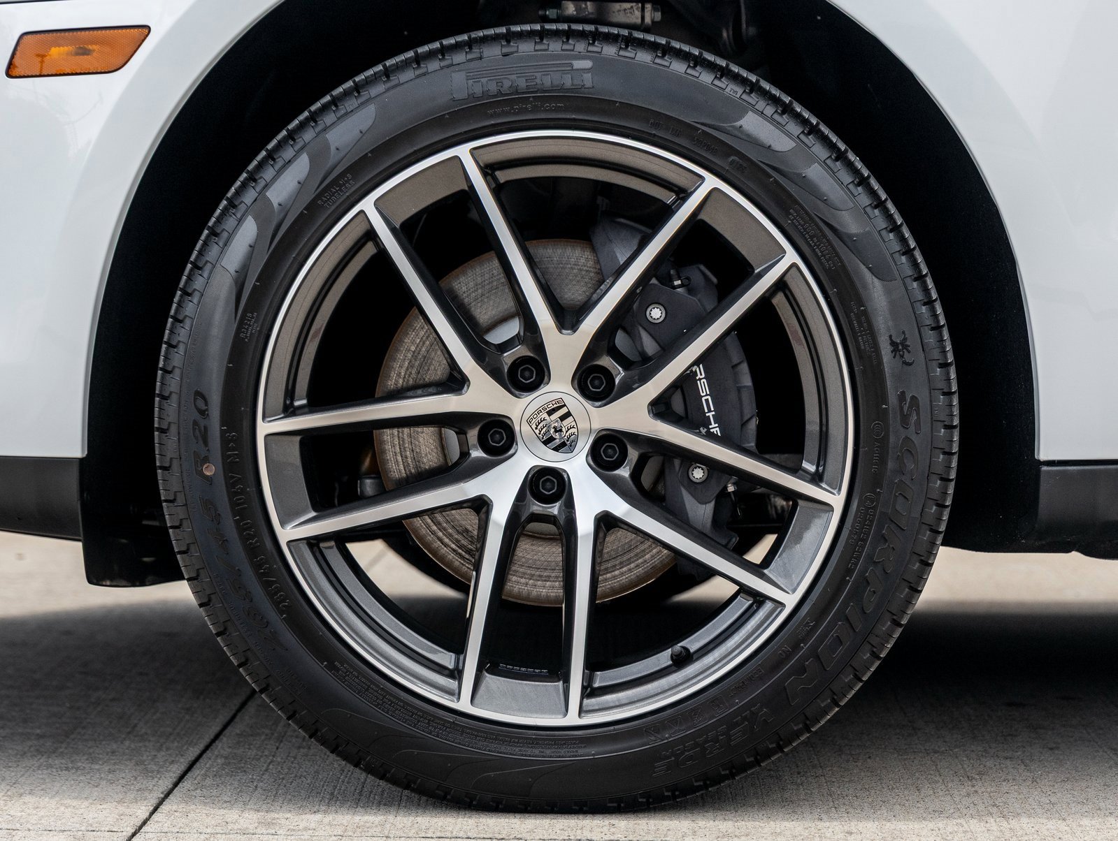 Used 2025 Porsche Macan image 13