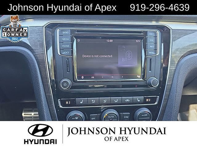 Used 2016 Volkswagen Passat 1.8T SEL Premium image 39