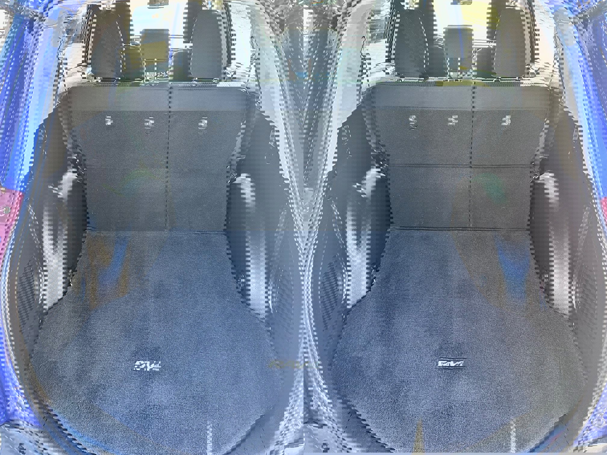 Used 2015 Toyota RAV4 LE image 8