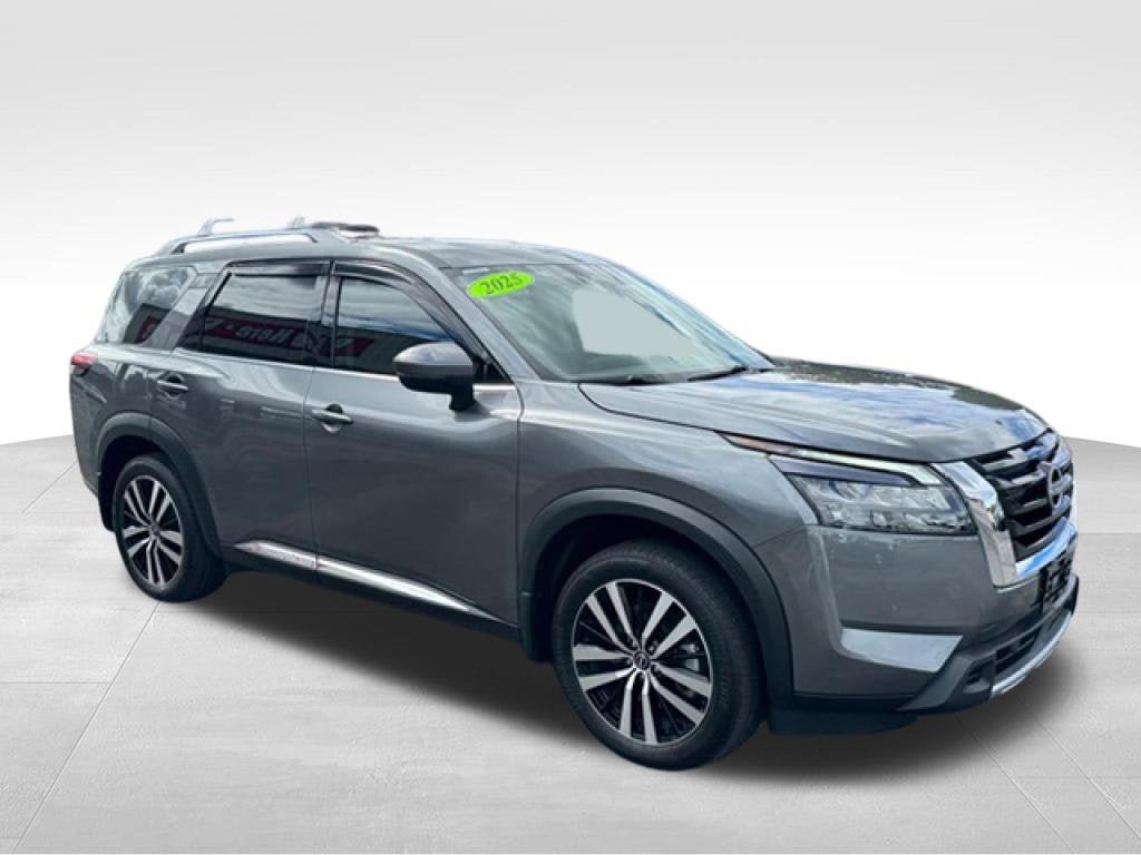 Used 2025 Nissan Pathfinder Platinum w/ Cargo Package FWD image 10