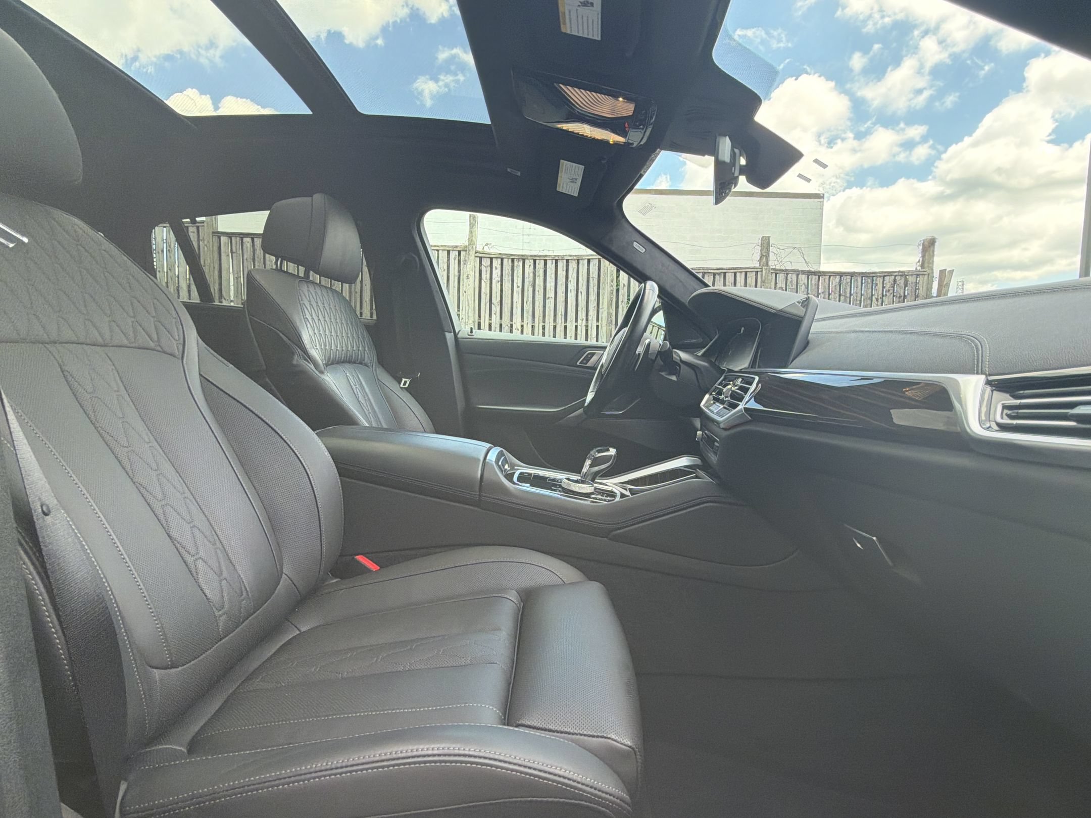 Used 2023 BMW X6 xDrive40i w/ Executive Package AWD/4WD image 24