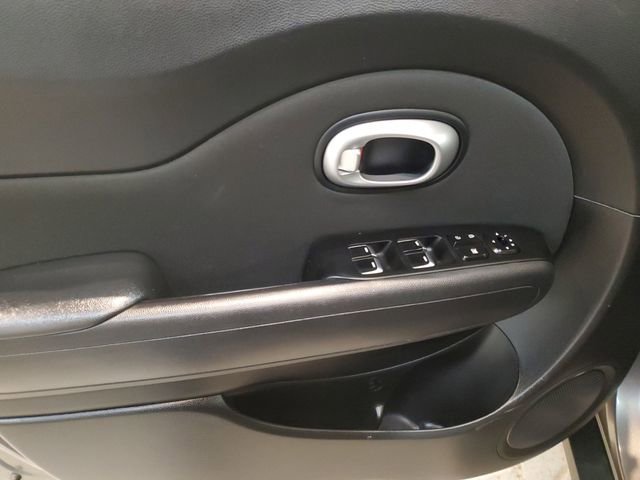 Used 2019 Kia Soul image 11