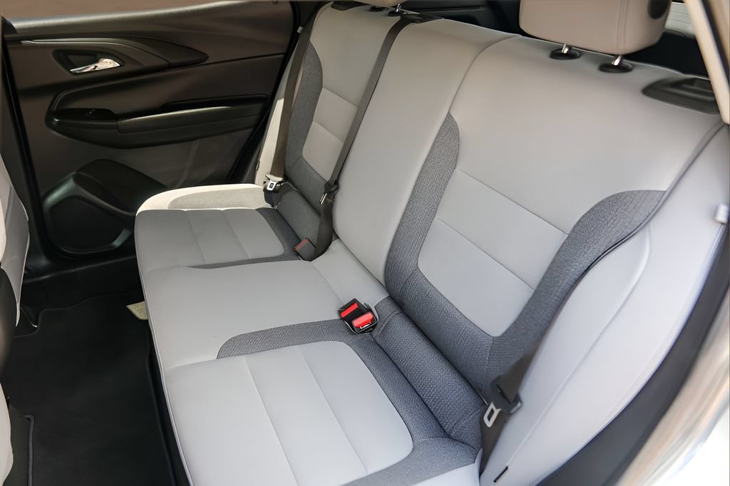 Used 2024 Chevrolet TrailBlazer LS w/ LS Convenience Package FWD image 23