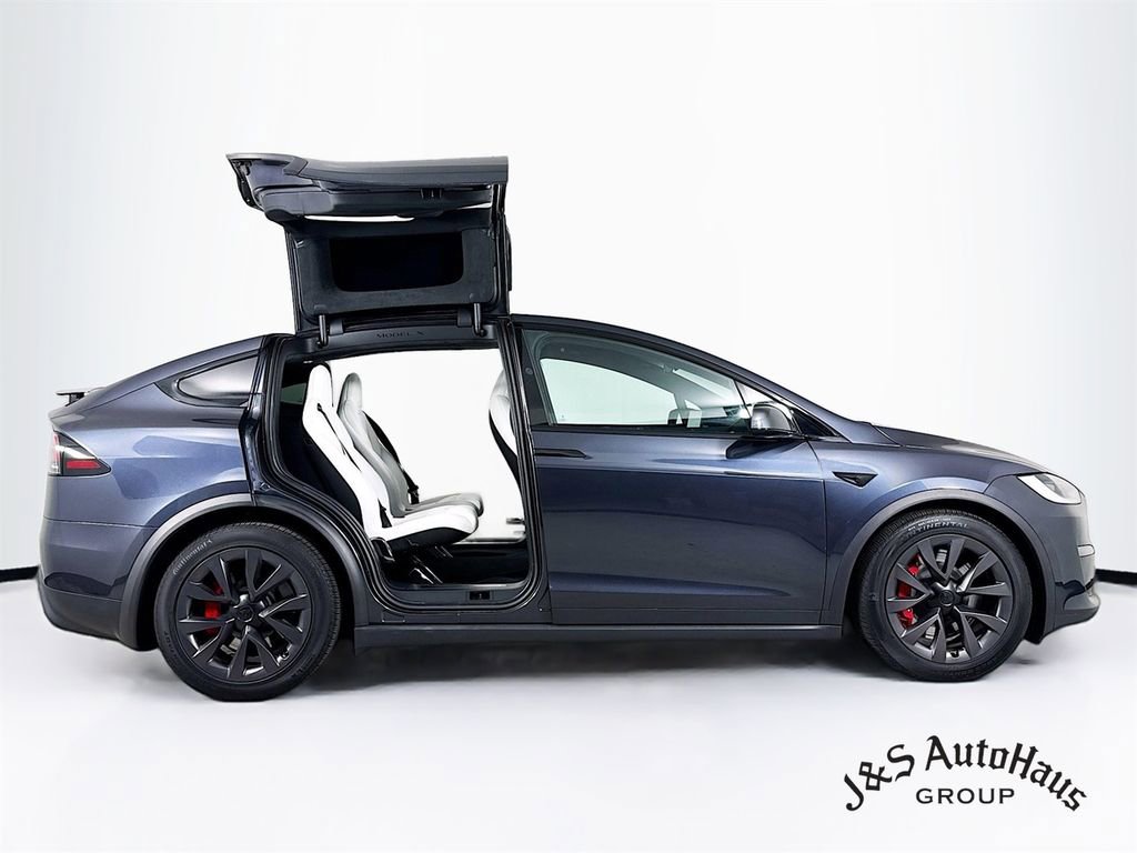 Used 2024 Tesla Model X Plaid image 8