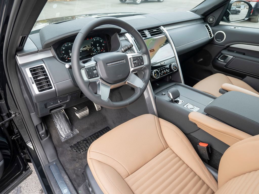 New 2026 Land Rover Discovery Limited Edition AWD/4WD image 11