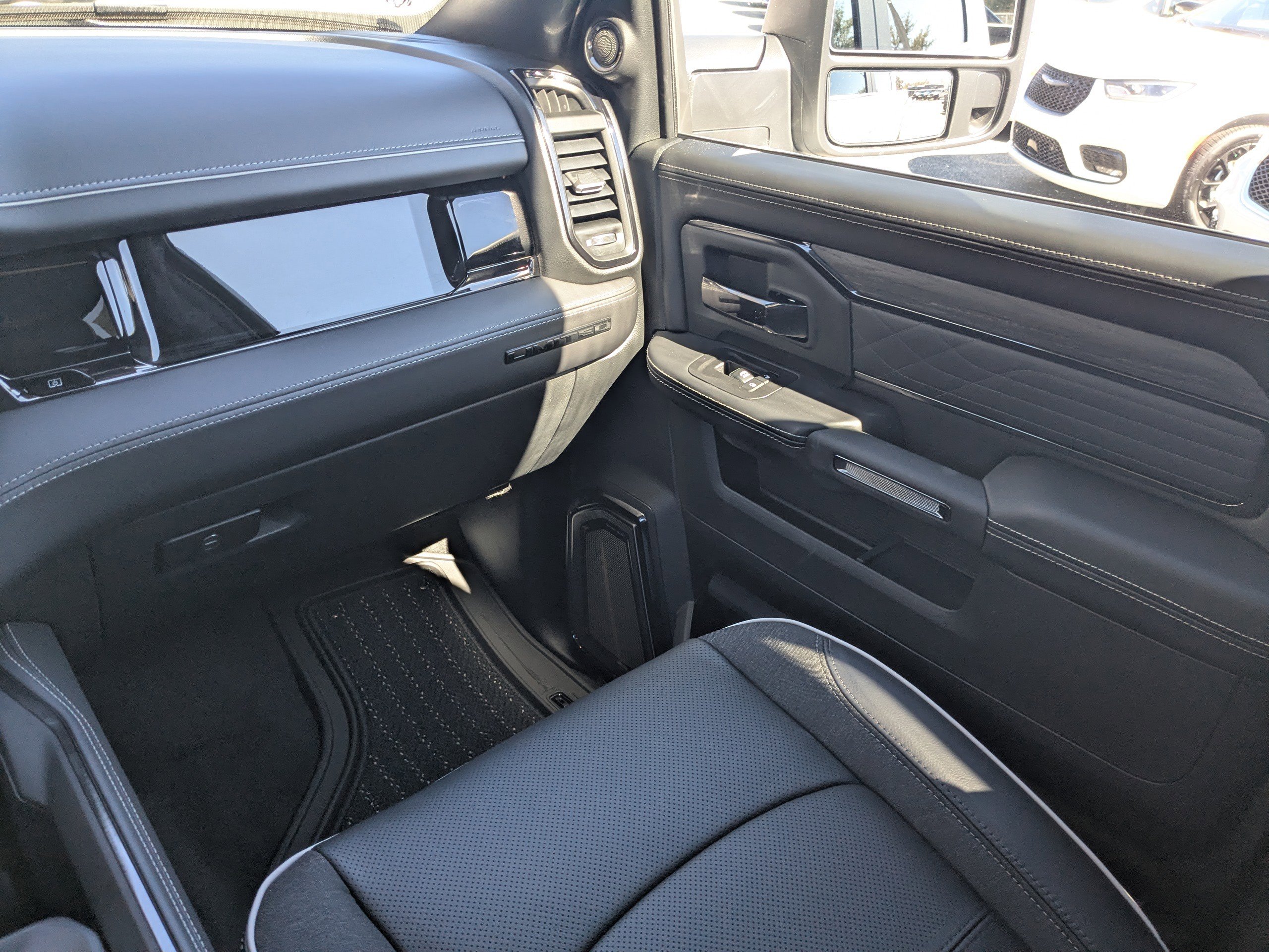 New 2026 RAM 3500 Limited image 16