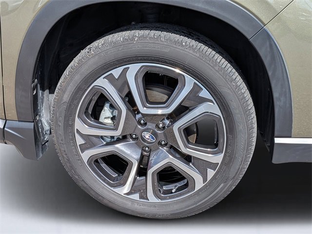 Used 2024 Subaru Ascent Touring image 10