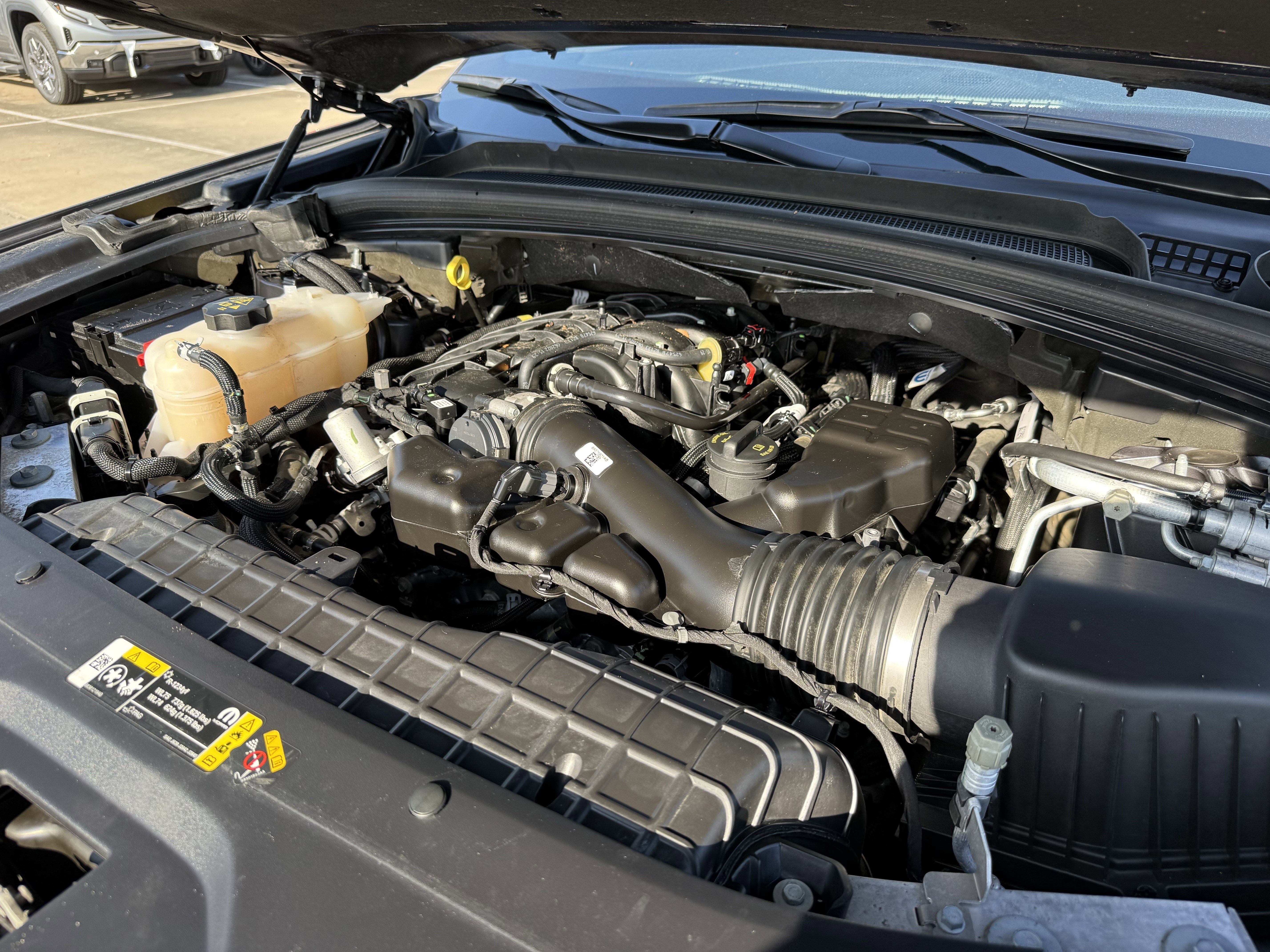 Used 2023 Jeep Grand Cherokee Altitude image 34