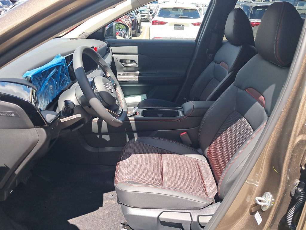 New 2026 Nissan Kicks SR w/ Cold Weather Package AWD/4WD image 10
