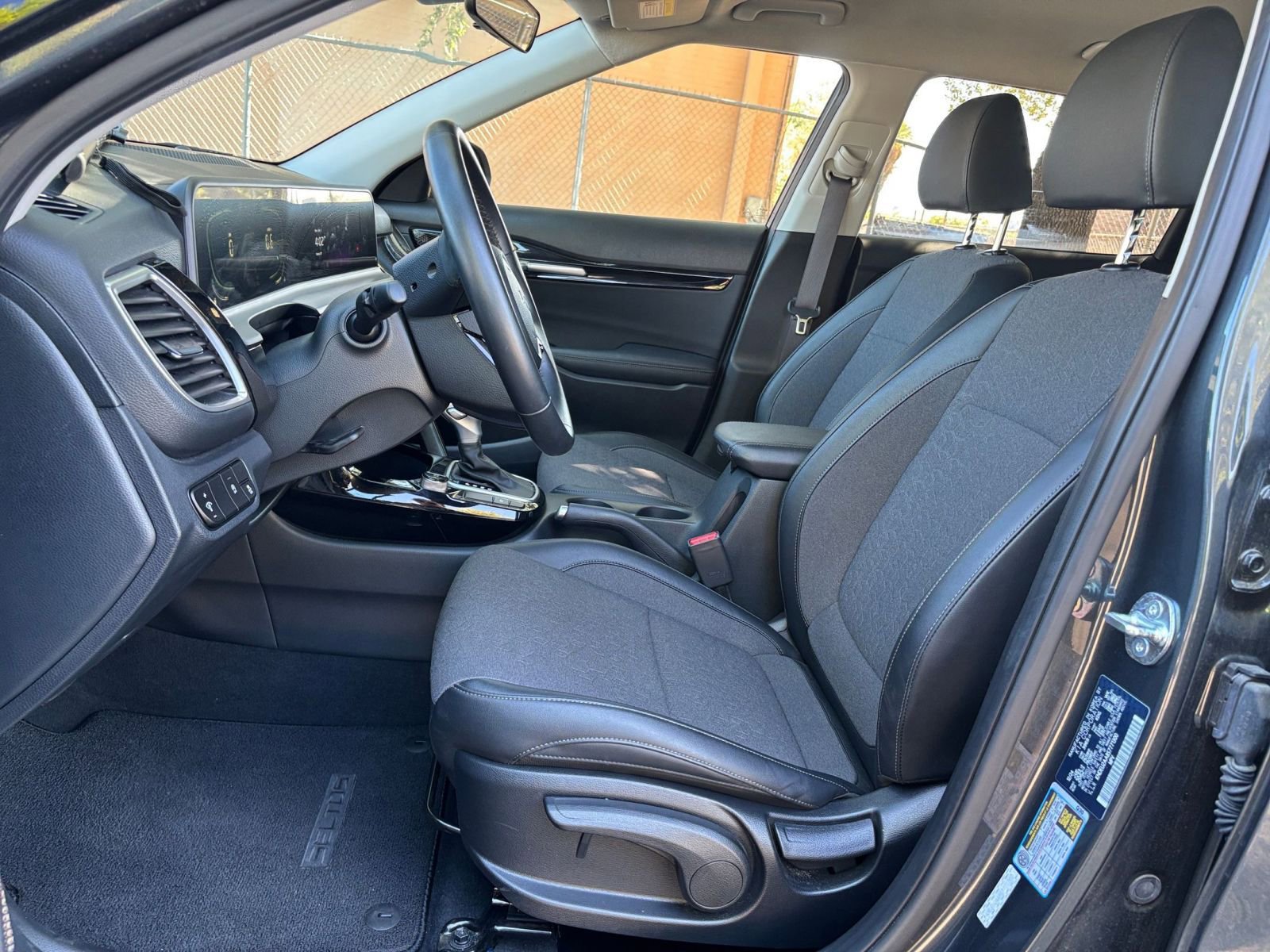 Used 2025 Kia Seltos S FWD image 22