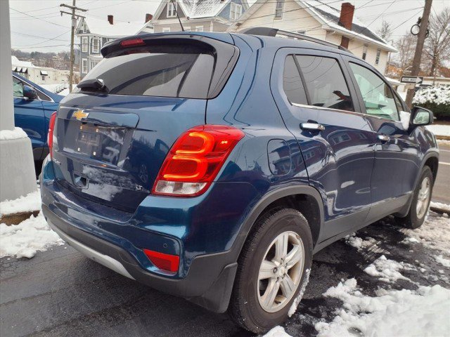 Used 2019 Chevrolet Trax LT w/ Sun & Sound Package image 4