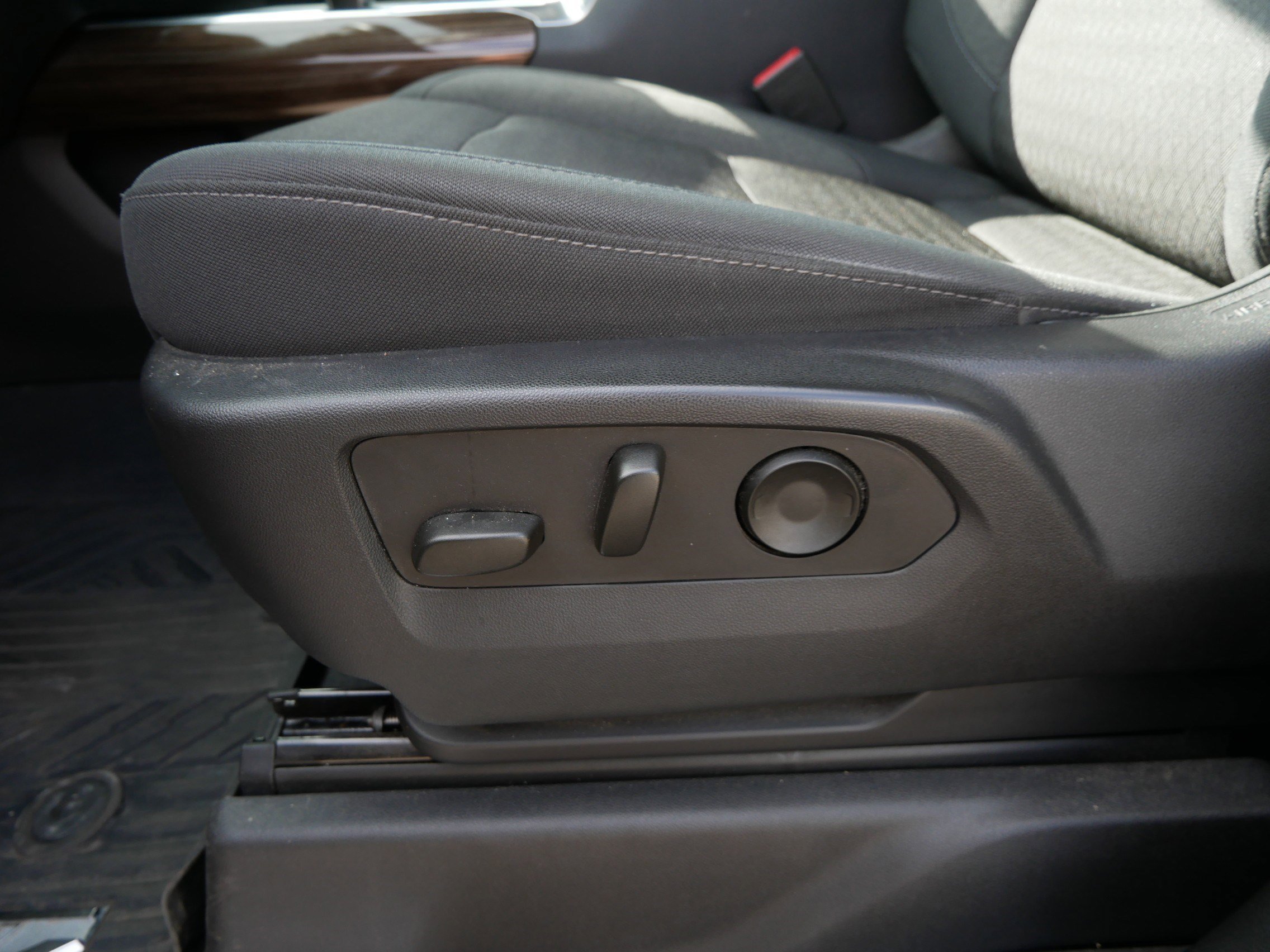 Used 2023 Chevrolet Silverado 1500 LT Trail Boss w/ Convenience Package II image 25