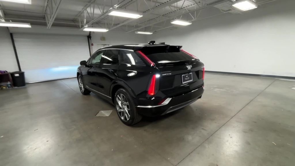 New 2026 Cadillac Optiq Luxury 2 image 47