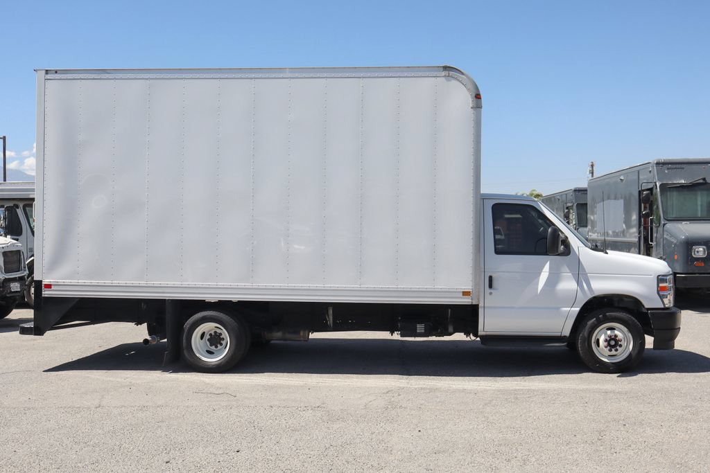 Used 2024 Ford E-450 and Econoline 450 Super Duty w/ Power Windows & Locks Group RWD image 11