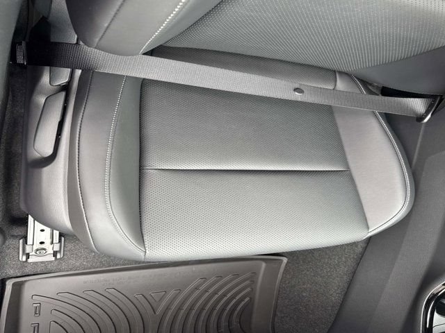 New 2026 Toyota Prius FWD image 16