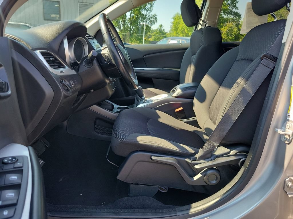 Used 2018 Dodge Journey SE w/ Connectivity Group FWD image 20