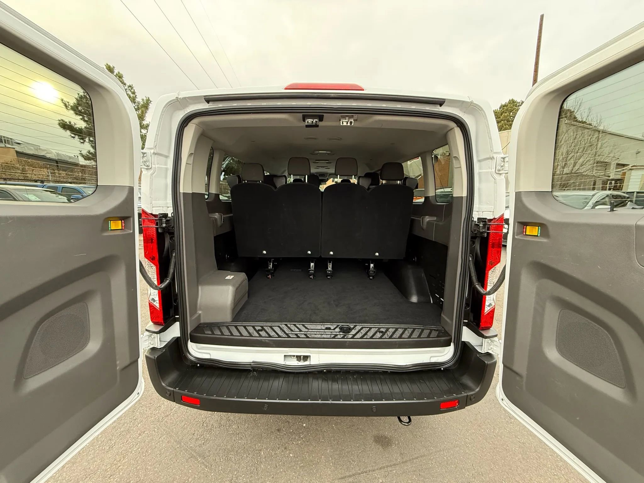 Used 2023 Ford Transit 350 XLT image 23