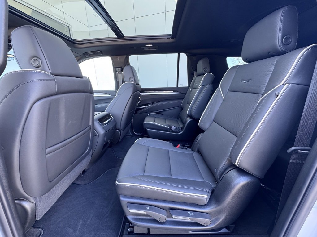 New 2026 Cadillac Escalade ESV Luxury w/ LPO, Radiant Package image 15