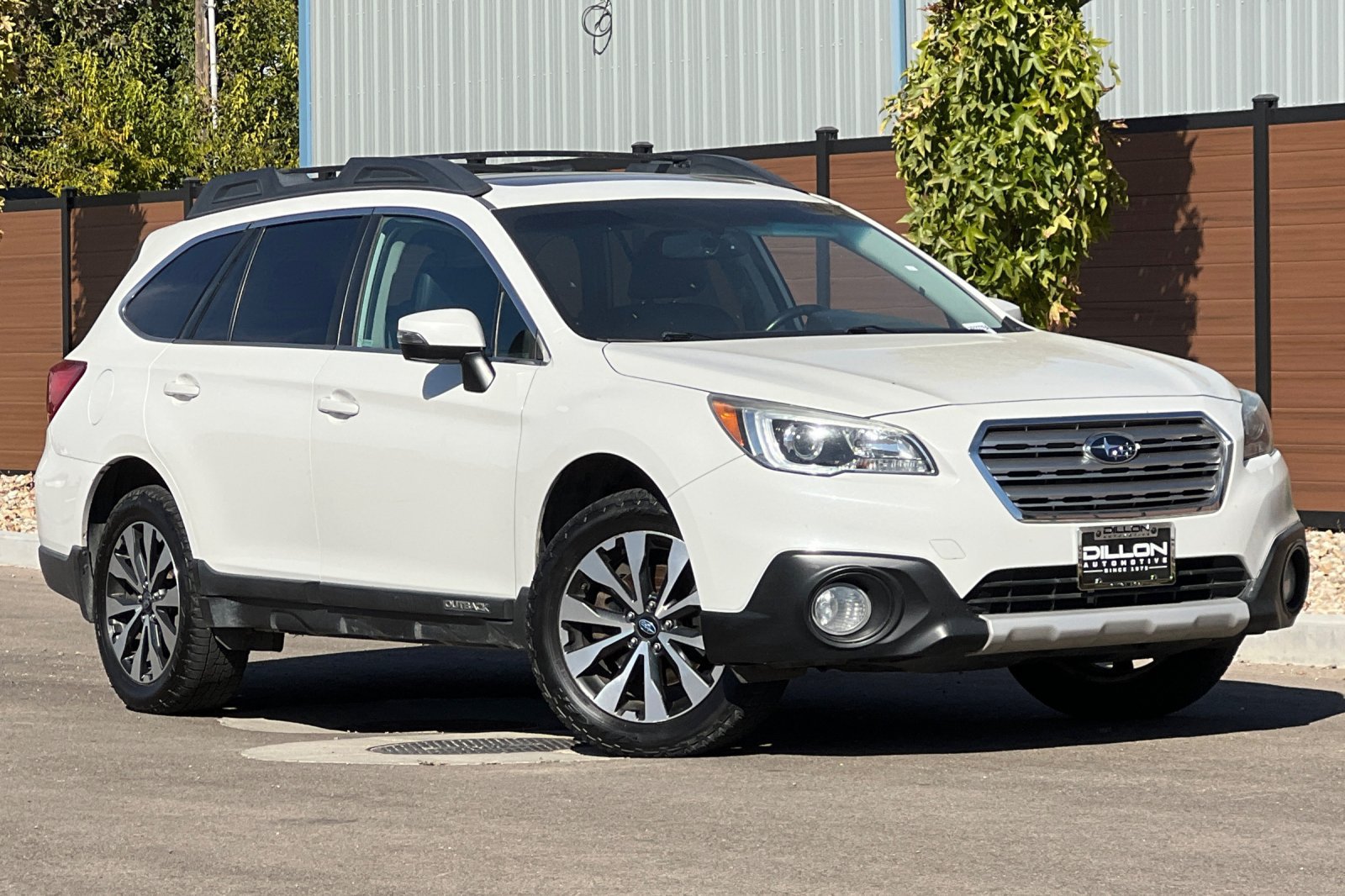 Used 2015 Subaru Outback 2.5i Limited AWD/4WD image 2
