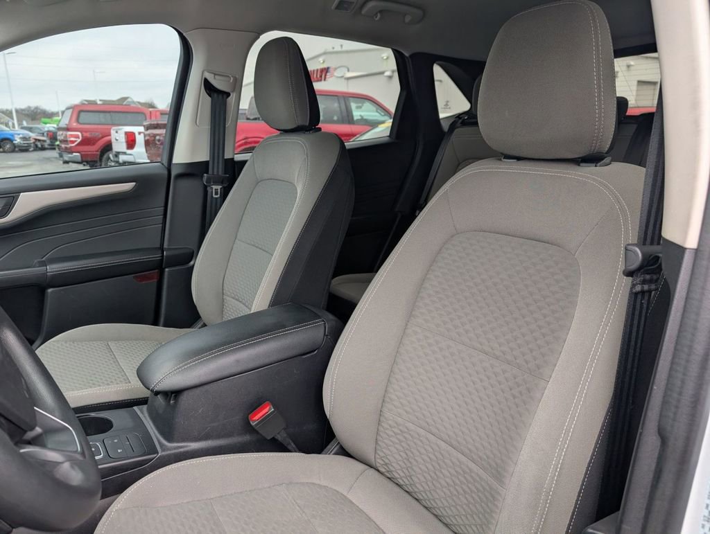 Used 2022 Ford Escape SE image 14
