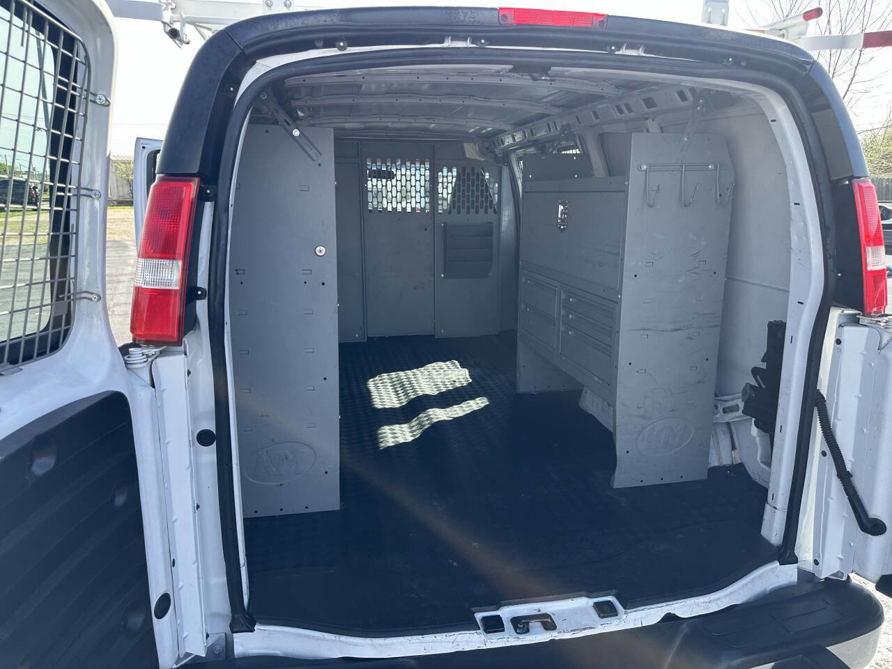 Used 2020 Chevrolet Express 2500 w/ Driver Convenience Package image 22