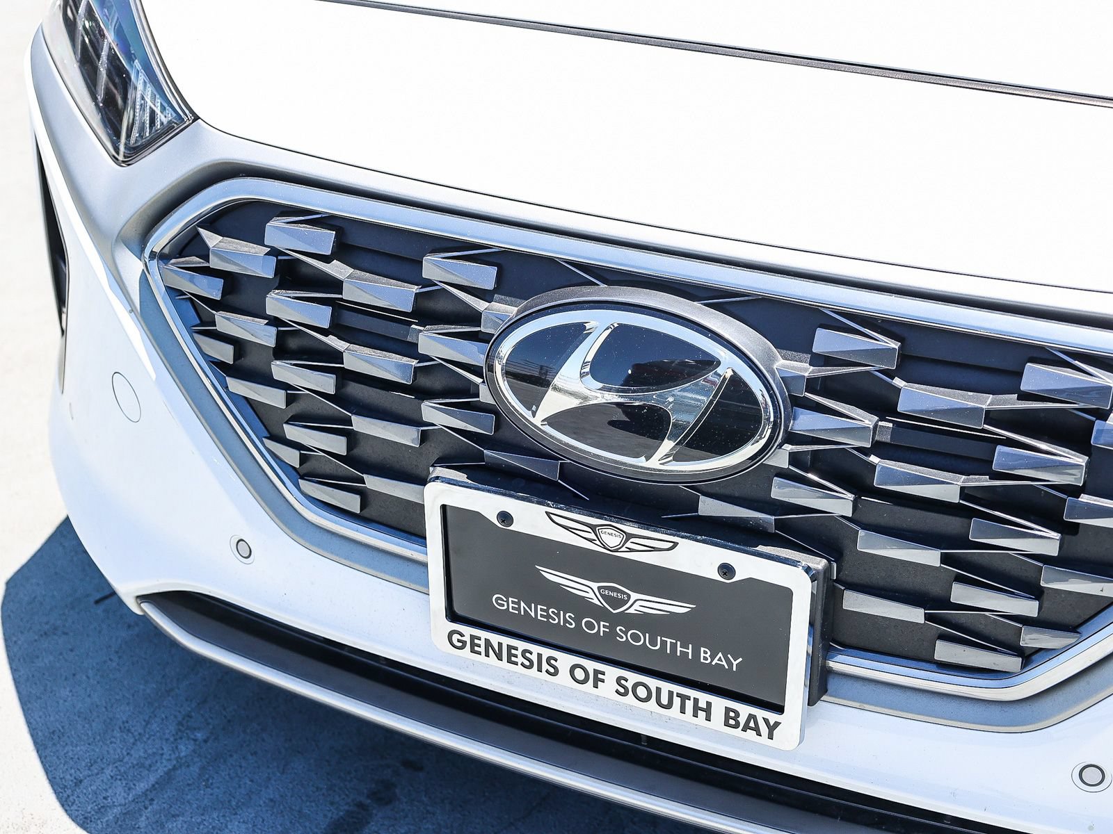 Used 2020 Hyundai Ioniq Limited FWD image 11