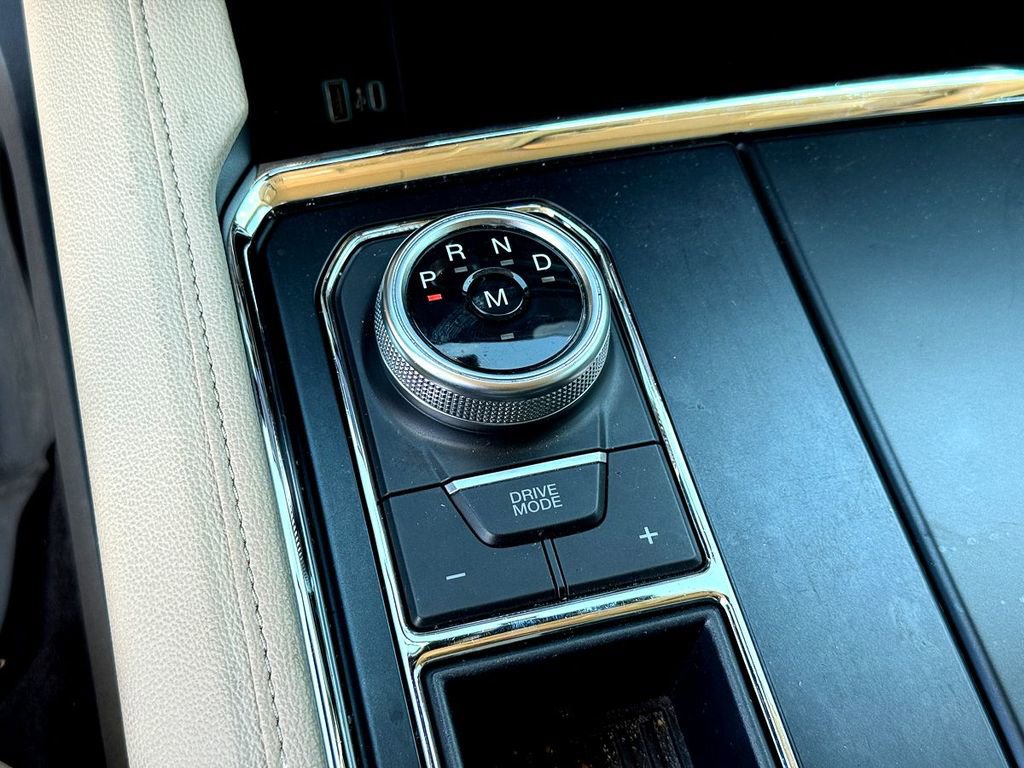 Used 2023 Ford Expedition XLT image 21