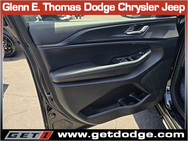 Certified 2024 Jeep Grand Cherokee L Laredo AWD/4WD image 22