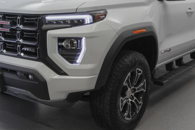 New 2025 GMC Canyon AT4 AWD/4WD image 4