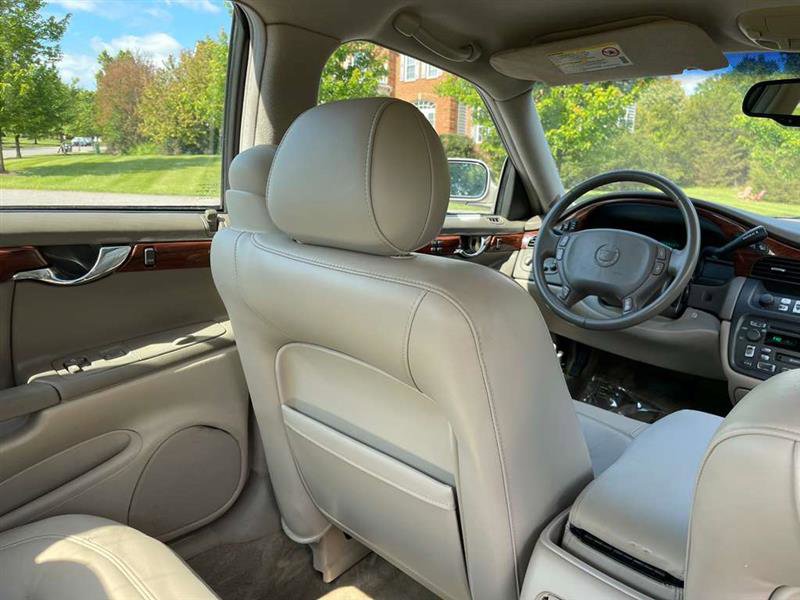 Used 2003 Cadillac De Ville w/ Comfort & Convenience Package FWD image 71
