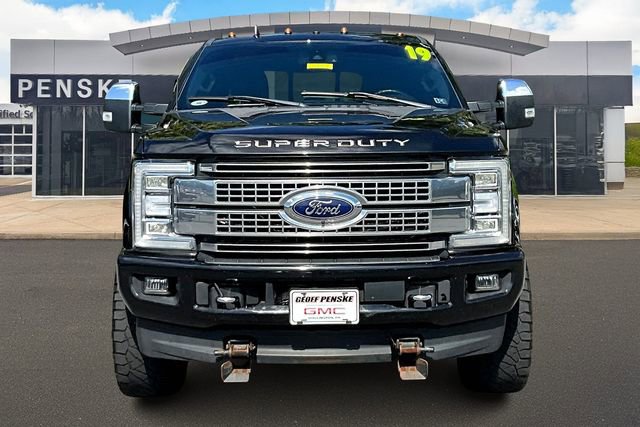 Used 2019 Ford F350 Platinum w/ Platinum Ultimate Package image 3