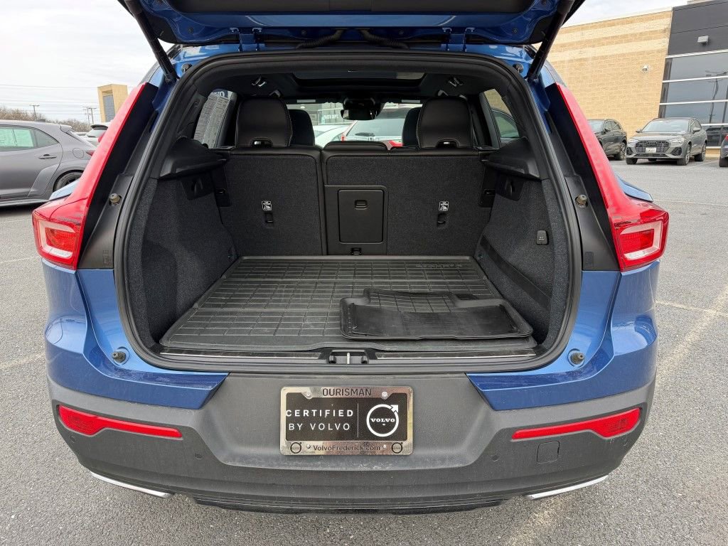 Used 2020 Volvo XC40 T5 R-Design w/ Protection Package Premier image 17