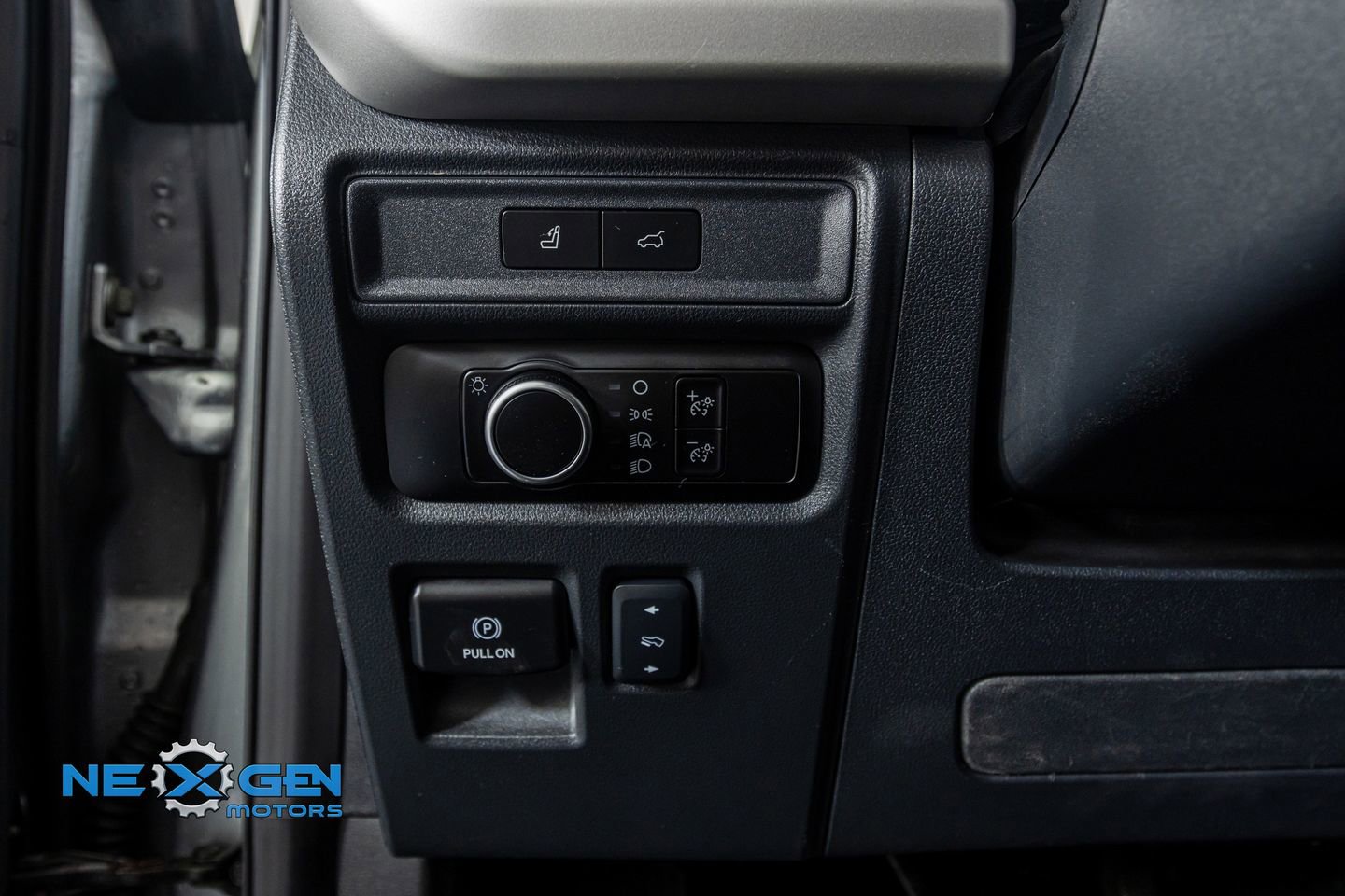 Used 2024 Ford Expedition XLT image 14