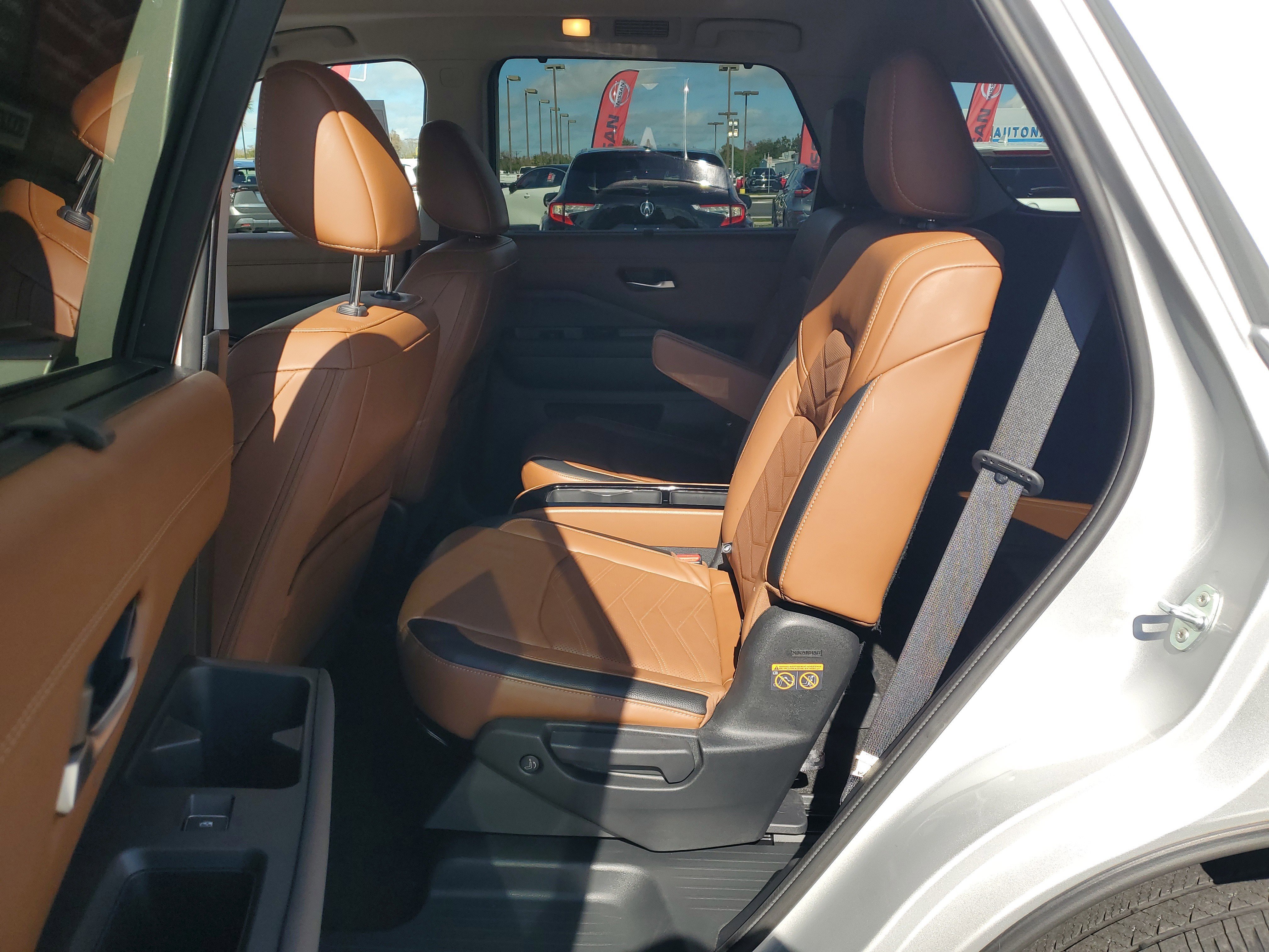 Certified 2023 Nissan Pathfinder Platinum image 14