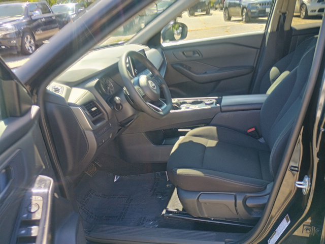 Used 2024 Nissan Rogue S AWD/4WD image 25