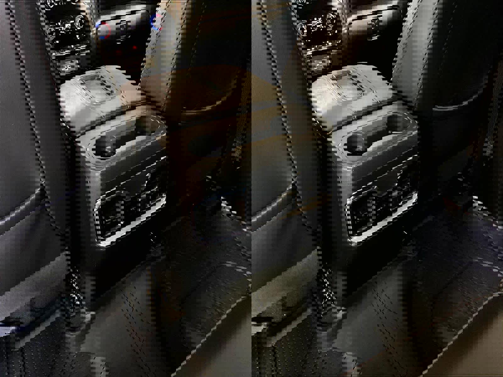 Used 2022 Chevrolet Silverado 1500 High Country w/ Technology Package AWD/4WD image 28