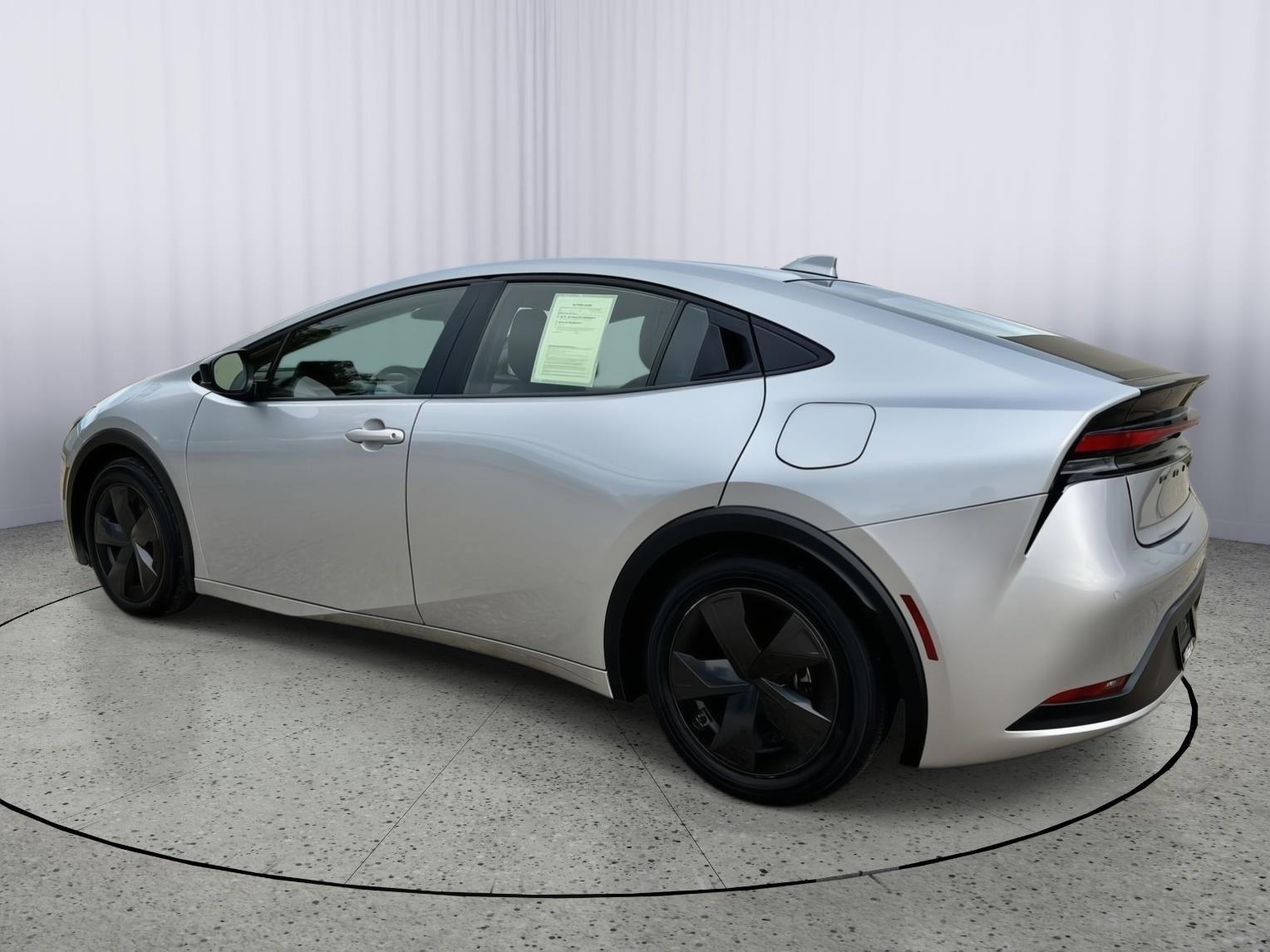 Used 2024 Toyota Prius LE image 4