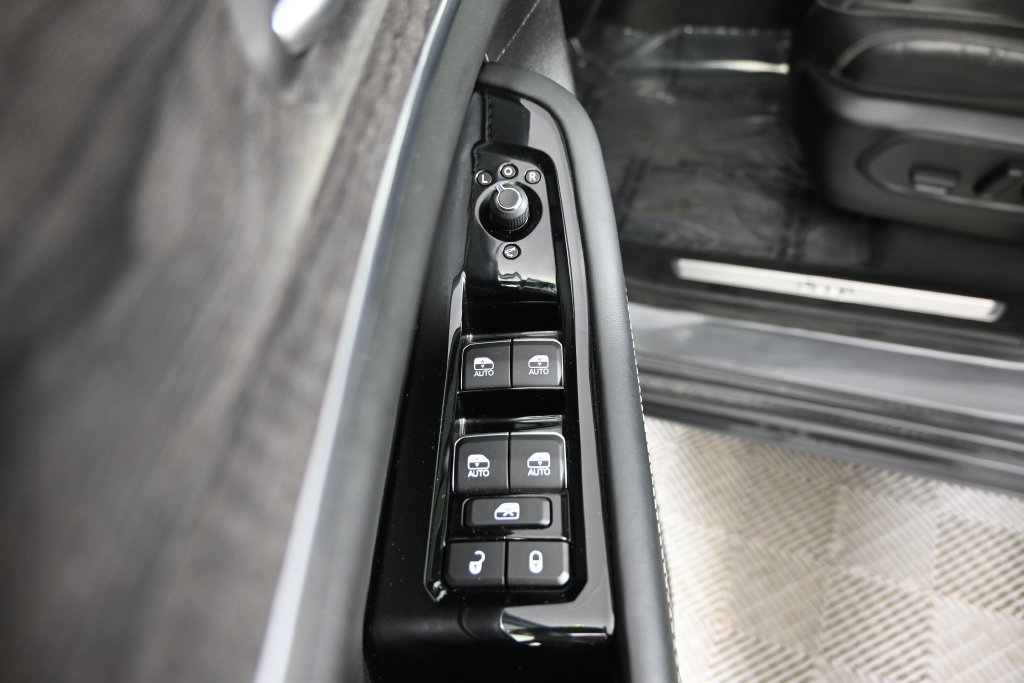 Used 2023 Jeep Grand Cherokee L Overland AWD/4WD image 20