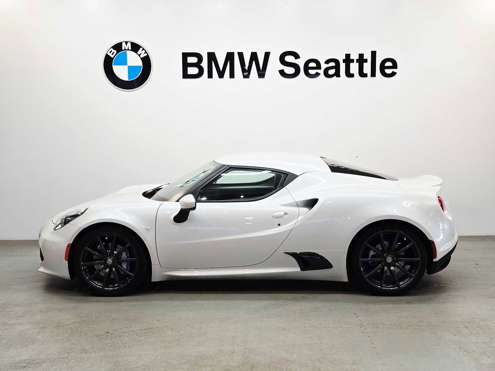 Used 2018 Alfa Romeo 4C Coupe w/ Convenience Group - Coupe image 3