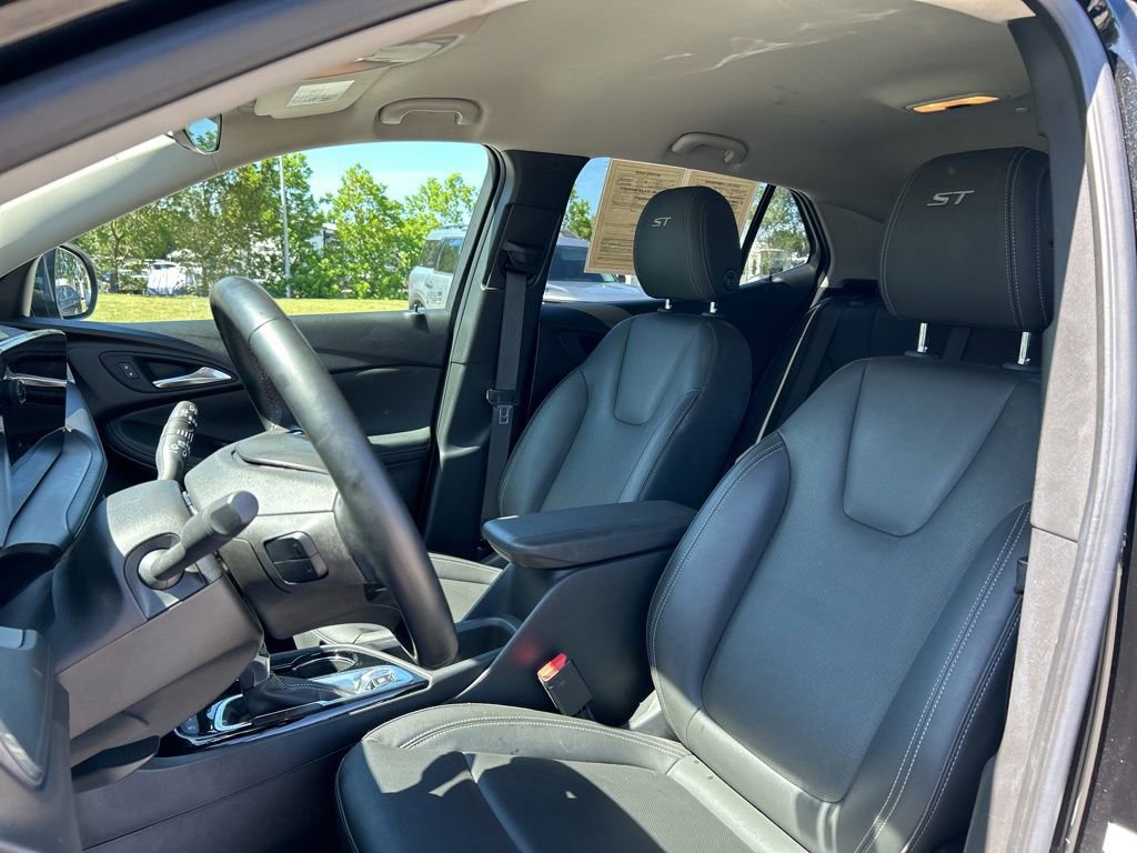 Used 2024 Buick Encore GX Sport Touring image 13