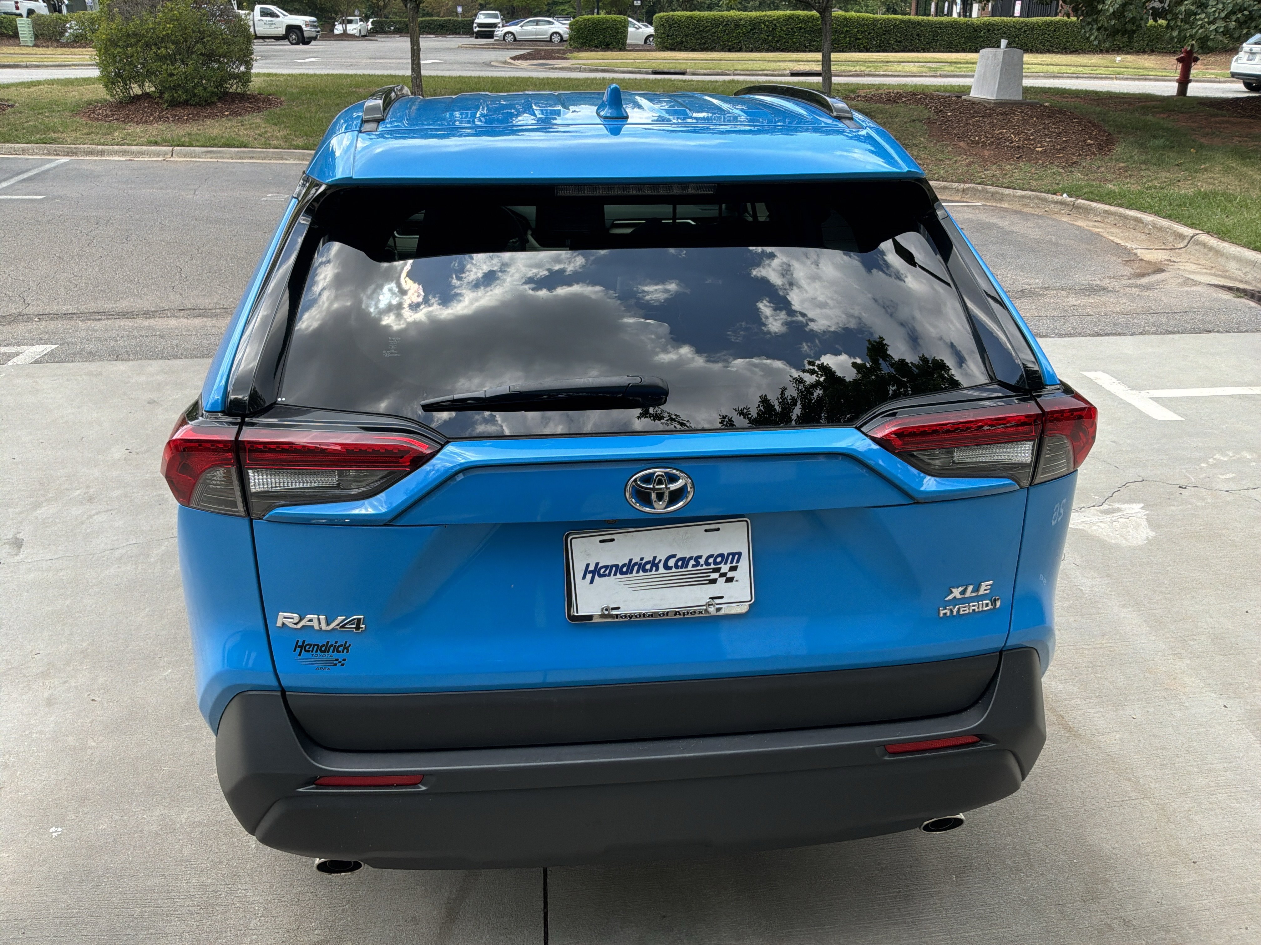 Used 2020 Toyota RAV4 XLE w/ Convenience Package AWD/4WD image 9