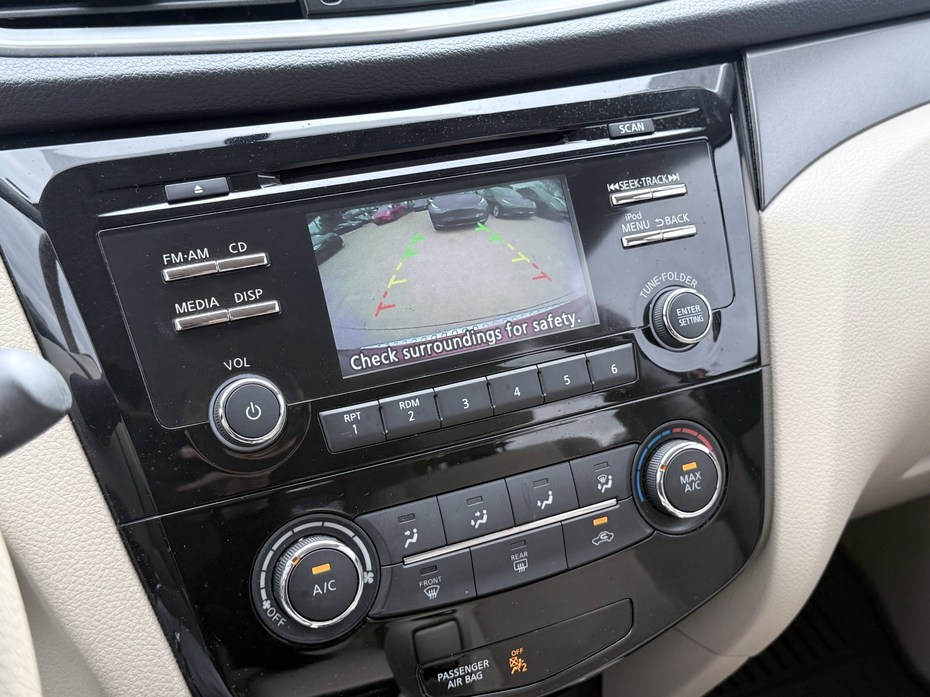 Used 2015 Nissan Rogue S FWD image 61